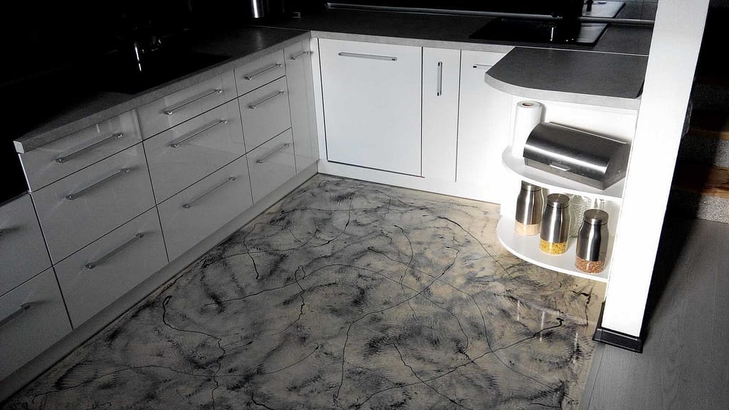 Bodenbeschichtung Küche in Marmor Optik